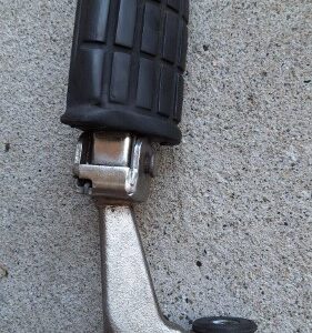 Yamaha XV 250 Virago Left Side Riders Foot Peg & Hanger